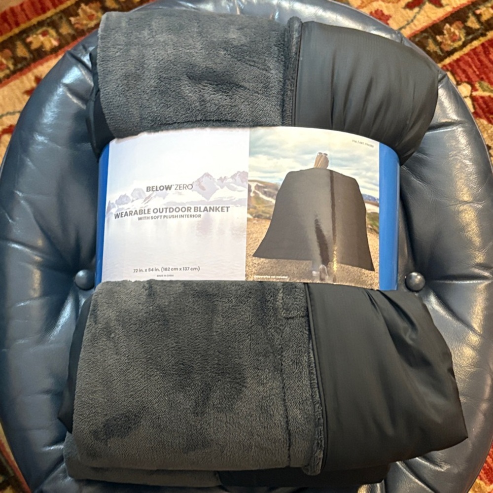 Wearable Outdoor Blanket- Bellow Zero- Unisex